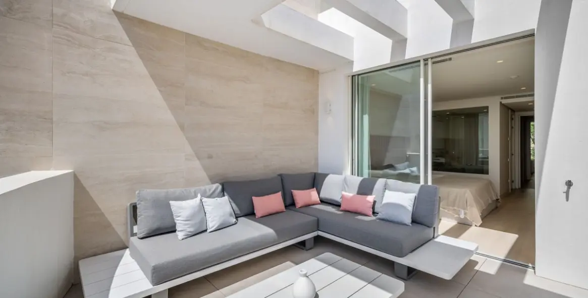 Short-term rent of middle floor apartment in Marbella 12