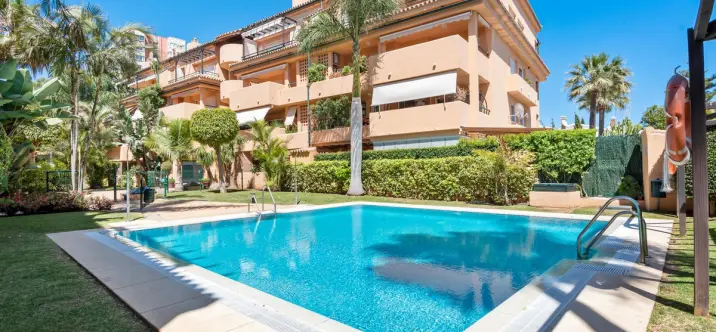 Short-term rent of middle floor apartment in Las Chapas 0