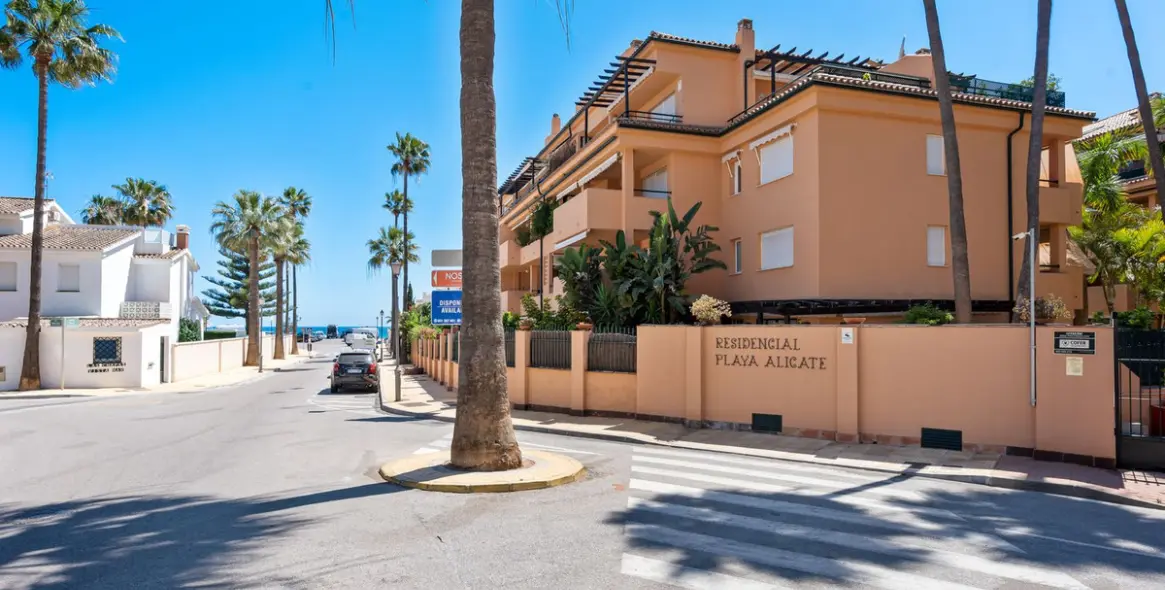 Short-term rent of middle floor apartment in Las Chapas 2