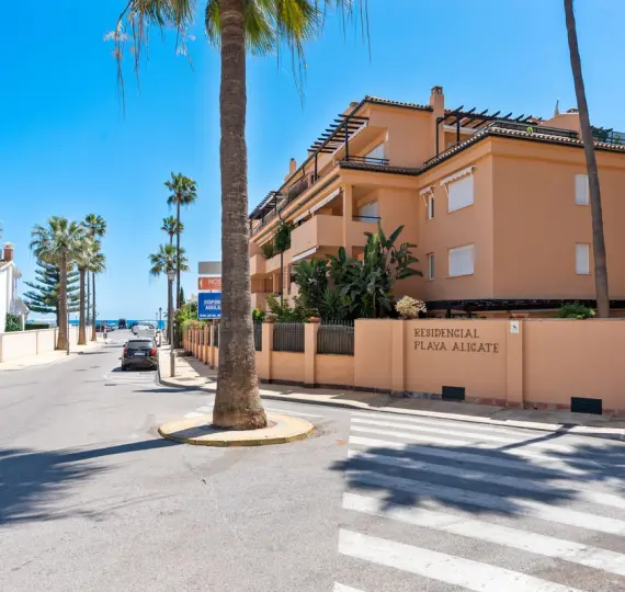 Short-term rent of middle floor apartment in Las Chapas