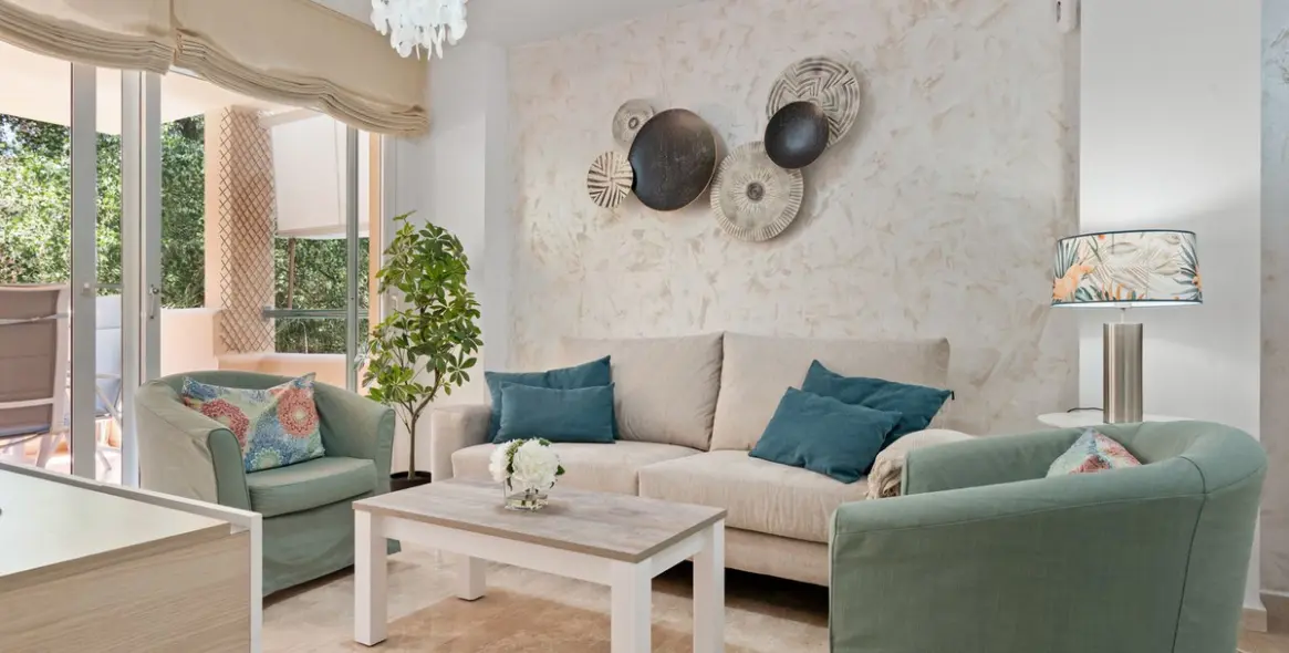 Short-term rent of middle floor apartment in Las Chapas 4