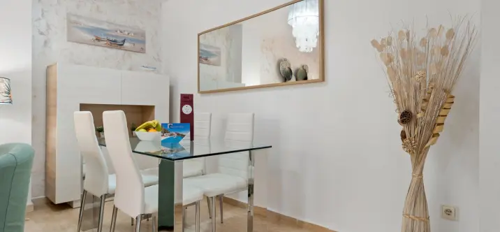 Short-term rent of middle floor apartment in Las Chapas 4