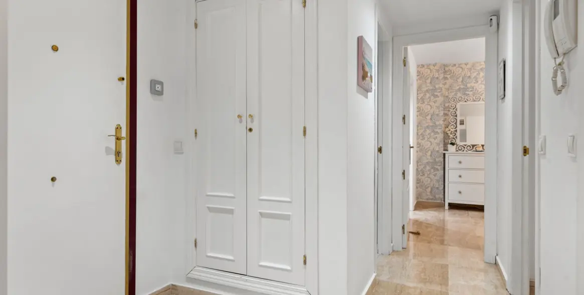 Short-term rent of middle floor apartment in Las Chapas 7