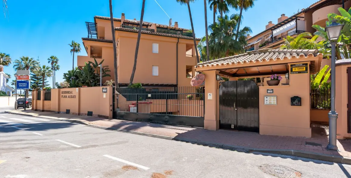 Short-term rent of middle floor apartment in Las Chapas 29