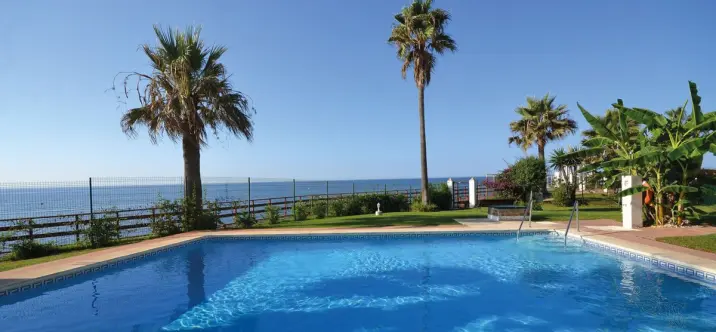 Alquiler a corto plazo de apartamento en planta baja en Calahonda 0