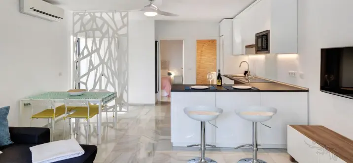 Alquiler a corto plazo de apartamento en planta baja en Calahonda 1