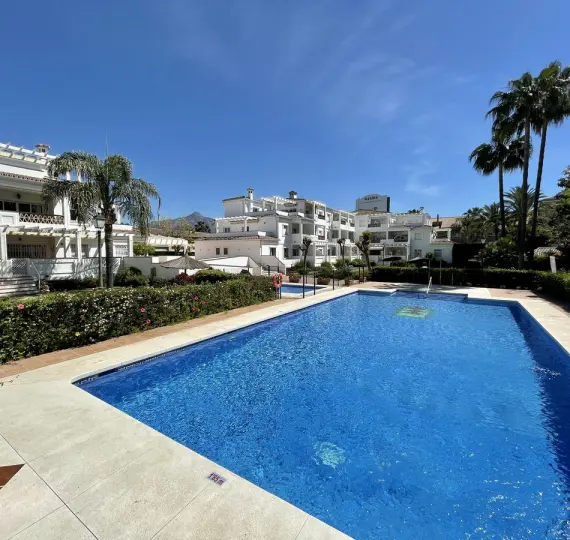 Short-term rent of ground floor apartment in Puerto Banús