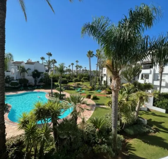 Long-term rent of middle floor apartment in Costalita