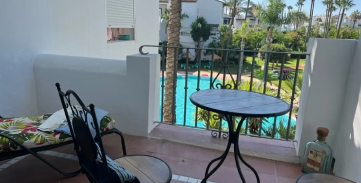 Long-term rent of middle floor apartment in Costalita 3