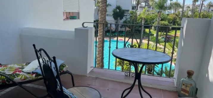 Long-term rent of middle floor apartment in Costalita 2