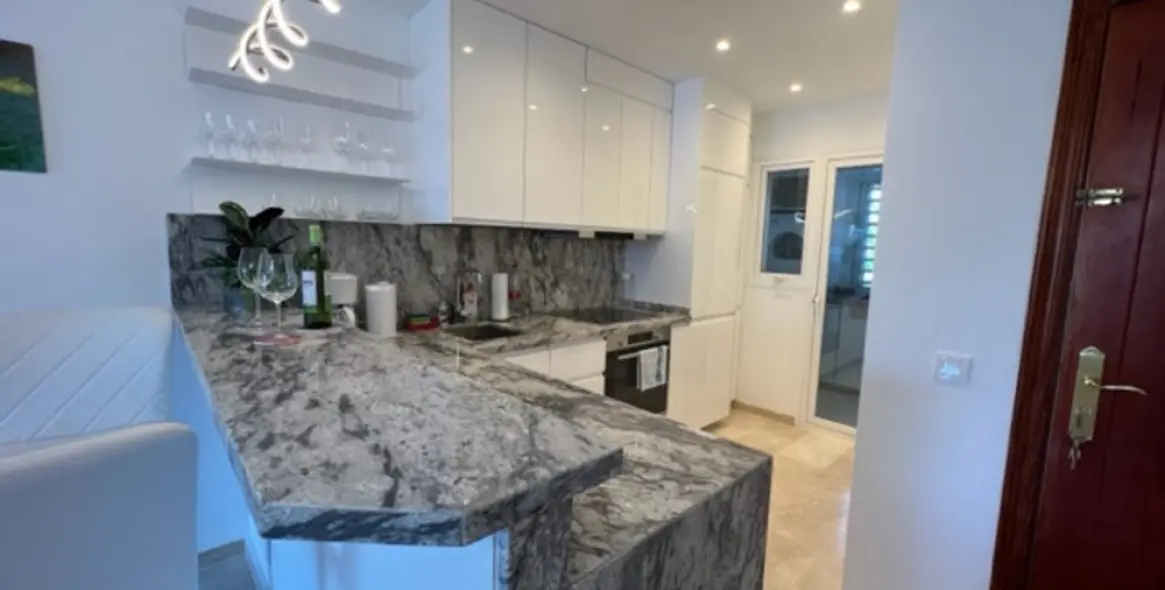 Long-term rent of middle floor apartment in Costalita 4