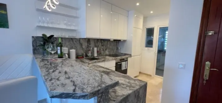 Long-term rent of middle floor apartment in Costalita 3