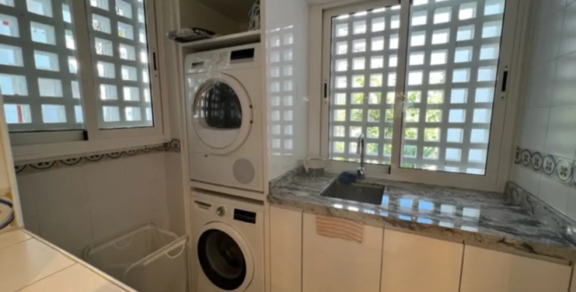 Long-term rent of middle floor apartment in Costalita 6