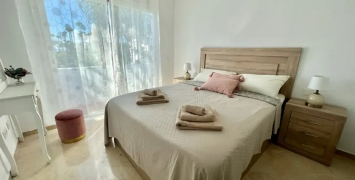 Long-term rent of middle floor apartment in Costalita 10