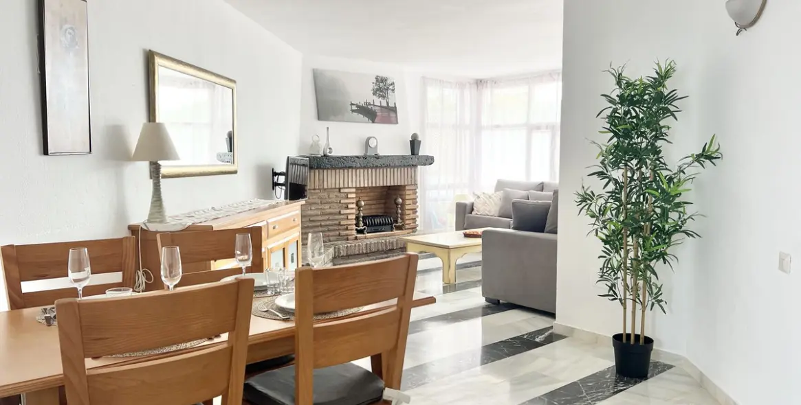 Краткосрочная аренда апартаментов на среднем этаже в Calahonda 2