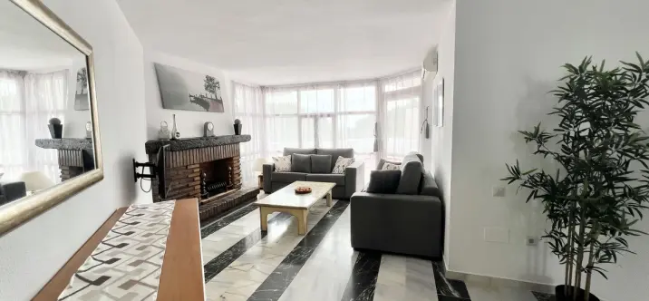 Краткосрочная аренда апартаментов на среднем этаже в Calahonda 4