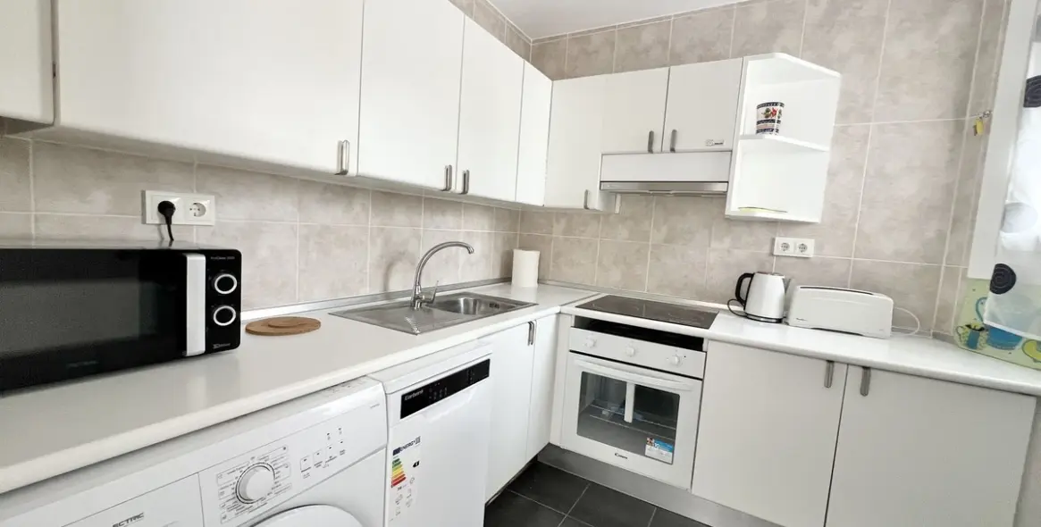 Краткосрочная аренда апартаментов на среднем этаже в Calahonda 14