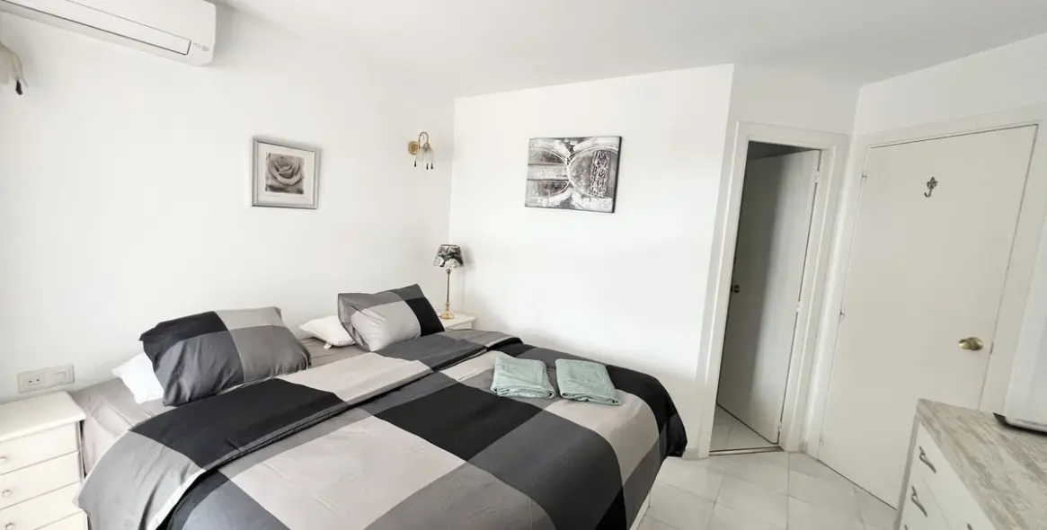 Краткосрочная аренда апартаментов на среднем этаже в Calahonda 17