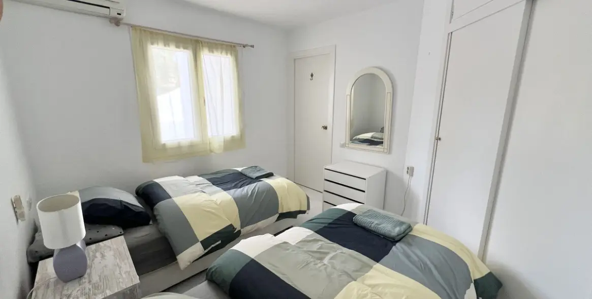 Краткосрочная аренда апартаментов на среднем этаже в Calahonda 20