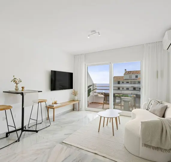Short-term rent of middle floor apartment in Riviera del Sol