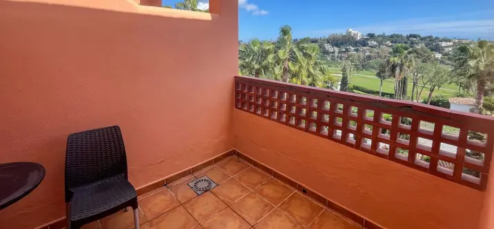 Long-term rent of penthouse in El Paraiso 2