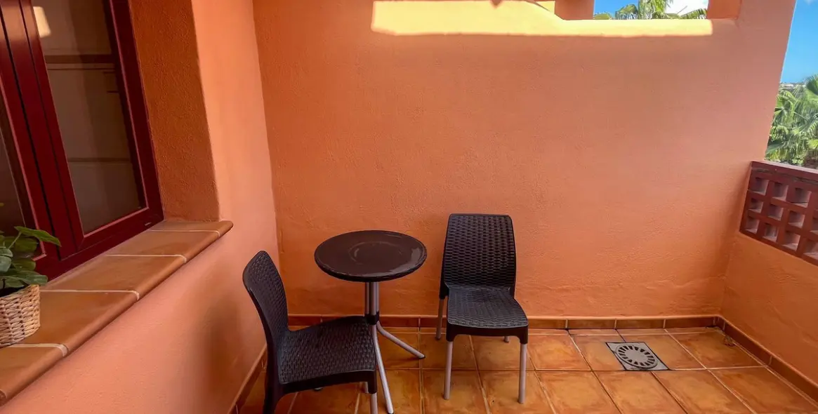 Long-term rent of penthouse in El Paraiso 7