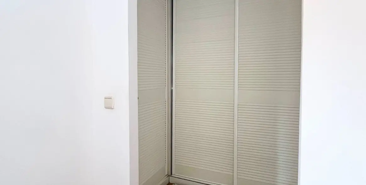 Long-term rent of penthouse in El Paraiso 9