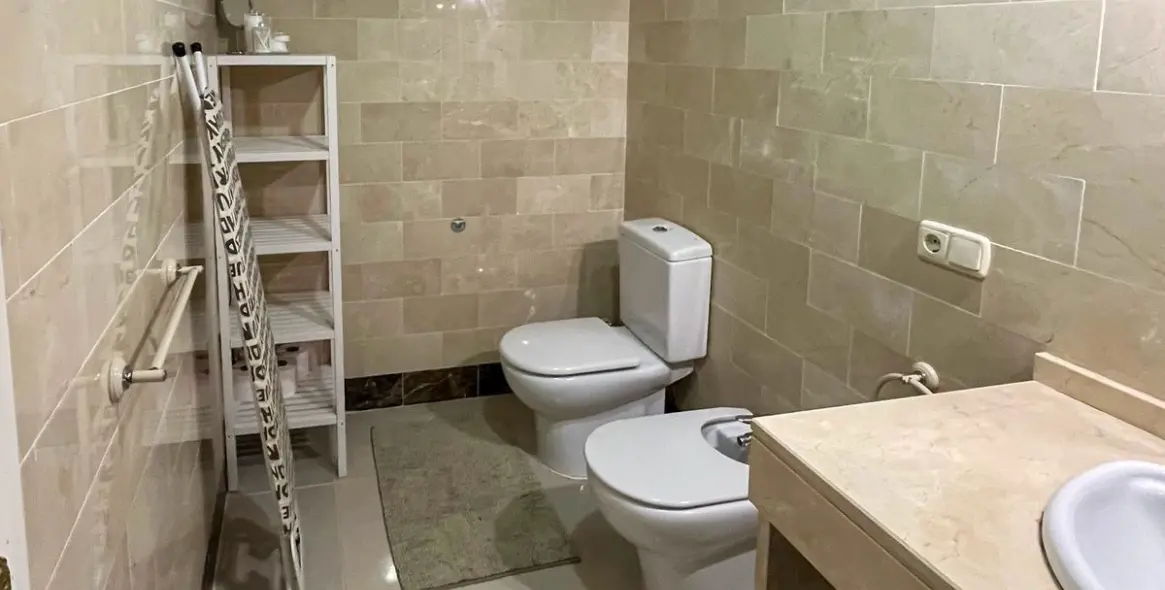 Long-term rent of penthouse in El Paraiso 11