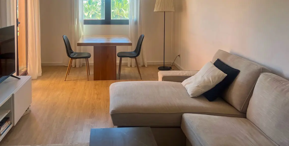 Long-term rent of penthouse in El Paraiso 18