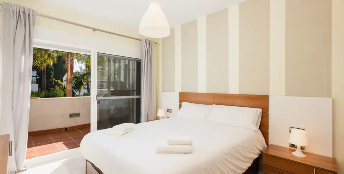 Долгосрочная аренда апартаментов на среднем этаже в Sierra Blanca 3