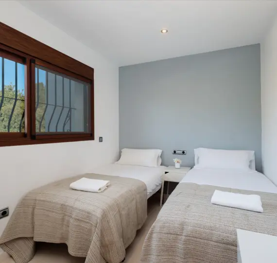 Долгосрочная аренда апартаментов на среднем этаже в Sierra Blanca