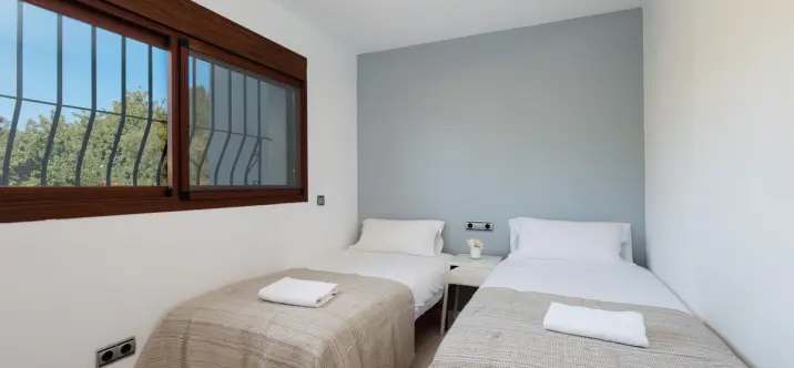 Долгосрочная аренда апартаментов на среднем этаже в Sierra Blanca 3