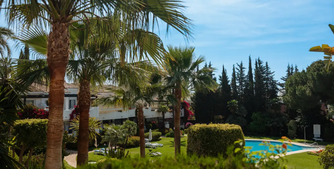 Долгосрочная аренда апартаментов на среднем этаже в Sierra Blanca 6