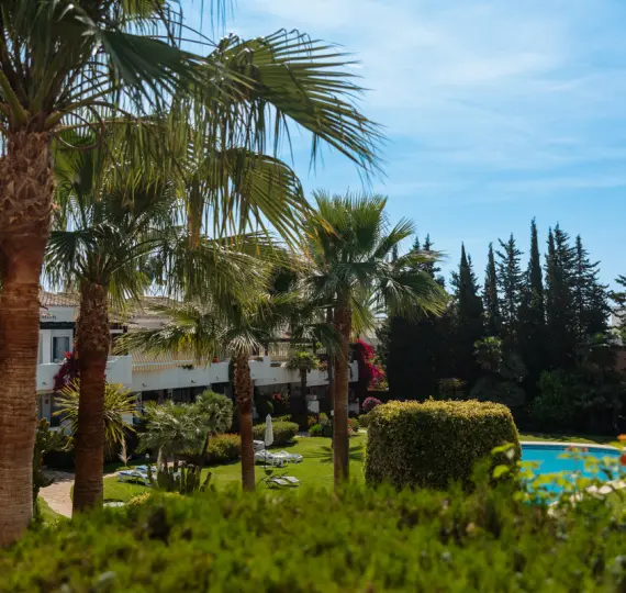 Долгосрочная аренда апартаментов на среднем этаже в Sierra Blanca