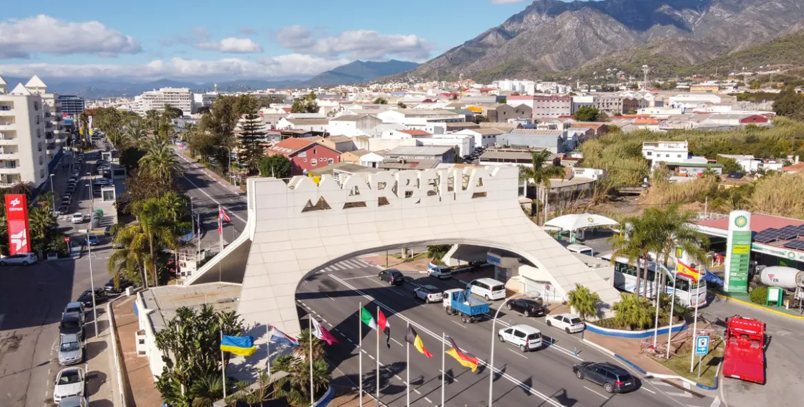 Долгосрочная аренда апартаментов на среднем этаже в Sierra Blanca 14