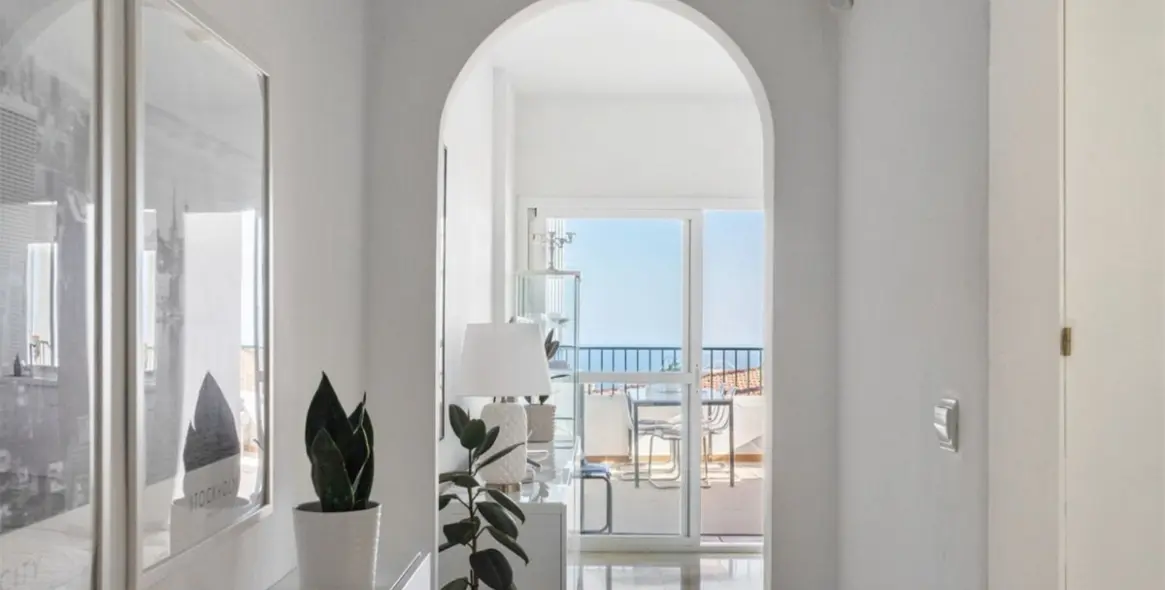 Долгосрочная аренда апартаментов на среднем этаже в Miraflores 6