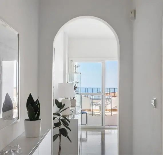 Долгосрочная аренда апартаментов на среднем этаже в Miraflores