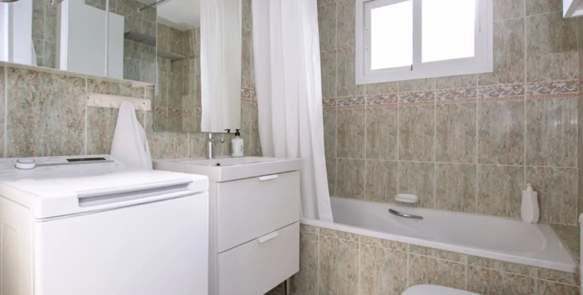 Long-term rent of middle floor apartment in Miraflores 25