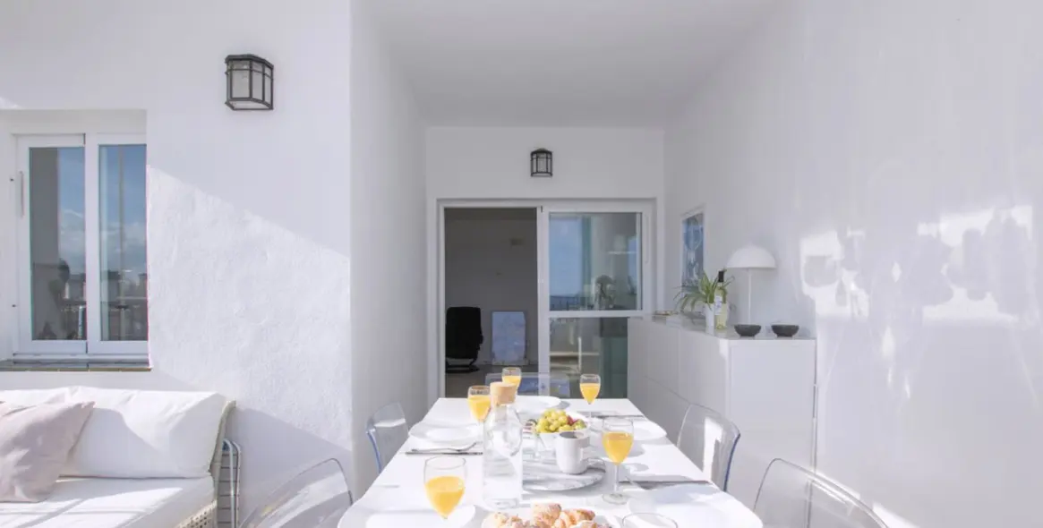 Long-term rent of middle floor apartment in Miraflores 27