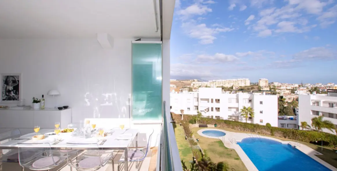 Long-term rent of middle floor apartment in Miraflores 30