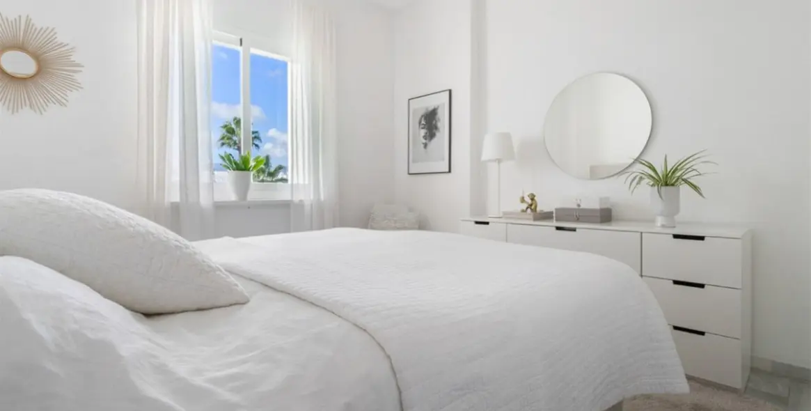 Long-term rent of middle floor apartment in Miraflores 36