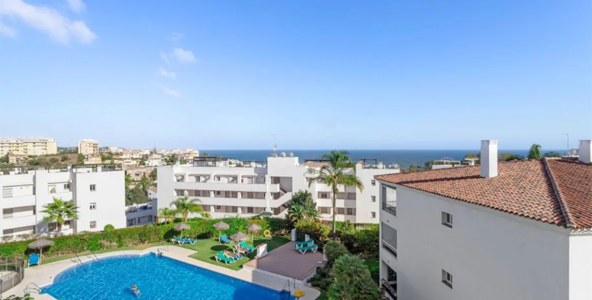 Long-term rent of middle floor apartment in Miraflores 39