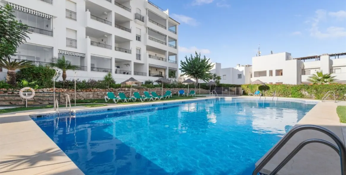 Long-term rent of middle floor apartment in Miraflores 40