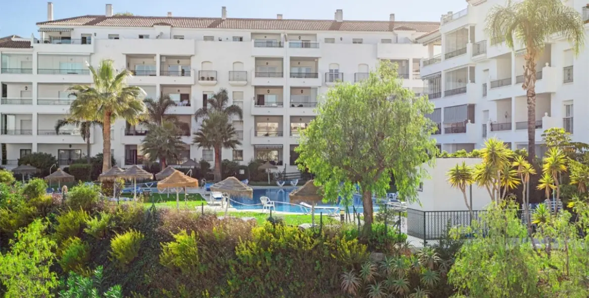 Long-term rent of middle floor apartment in Miraflores 42