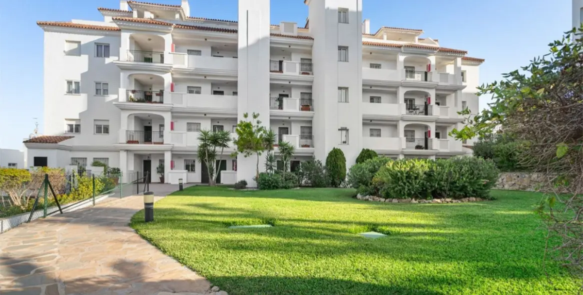 Long-term rent of middle floor apartment in Miraflores 45