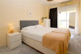 Image 4 thumb