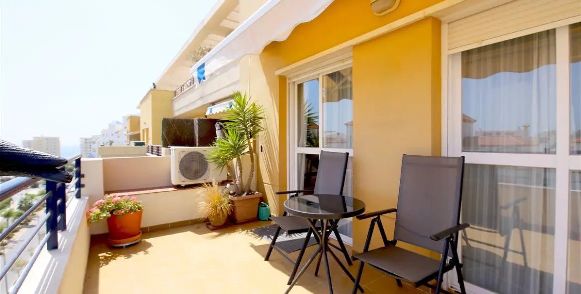 Alquiler a corto plazo de apartamento en planta media en Estepona 13