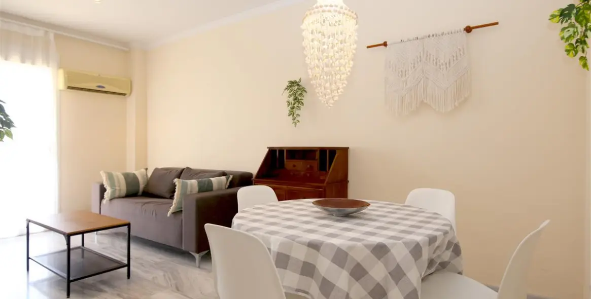 Alquiler a corto plazo de apartamento en planta media en Estepona 16