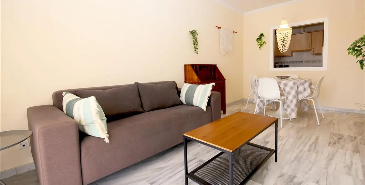 Alquiler a corto plazo de apartamento en planta media en Estepona 17