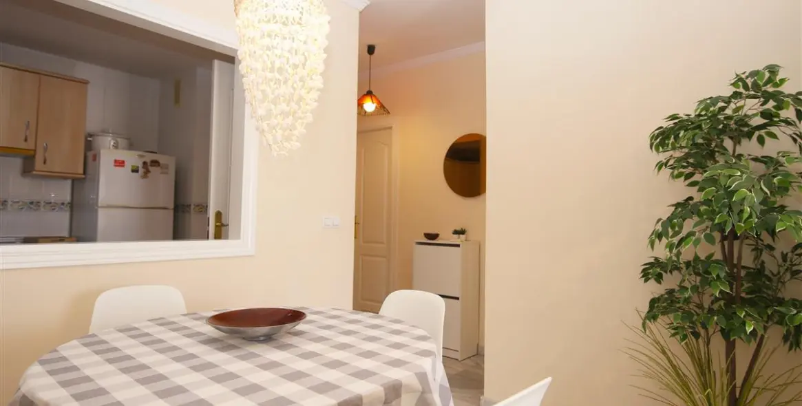 Alquiler a corto plazo de apartamento en planta media en Estepona 18